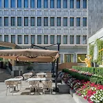Hilton Centre Hotel 5*