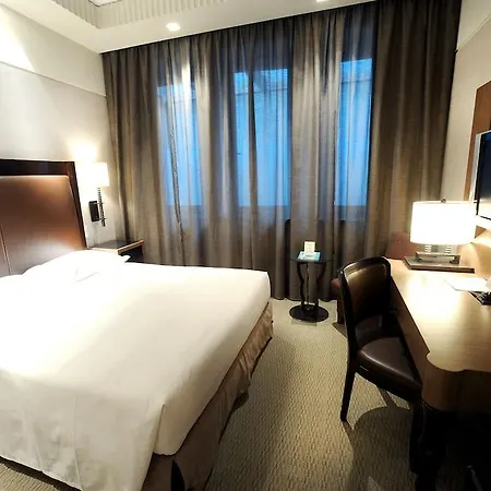호텔 Hilton Centre 5*