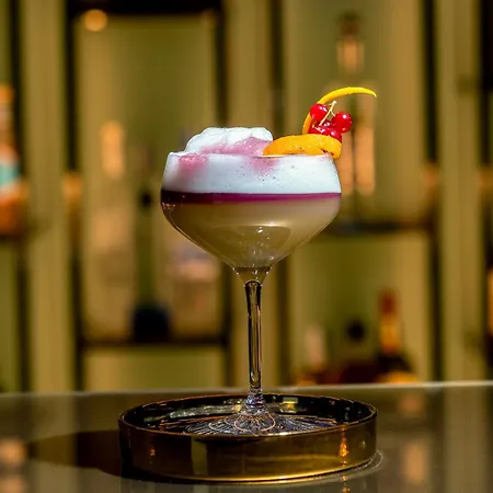 호텔 Hilton Centre 5*