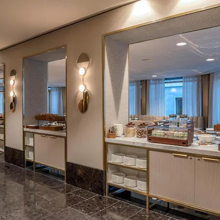 Hilton Centre 호텔