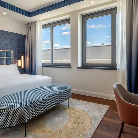Hilton Centre Hotel 5*