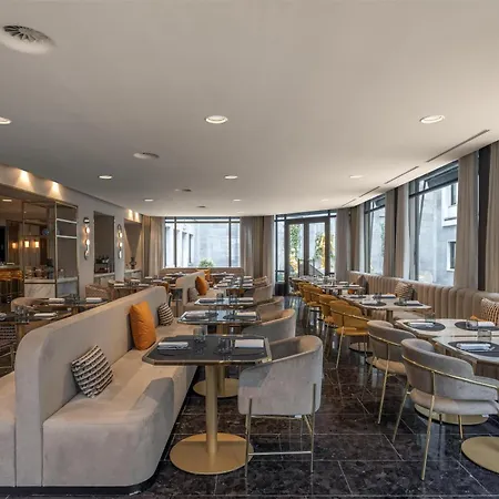 Hilton Centre 5*