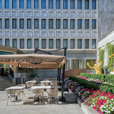 Hilton Centre Ξενοδοχείο 5*