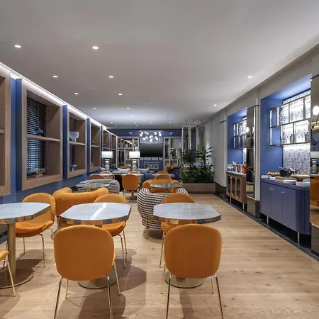 Hilton Centre Hotel 5*