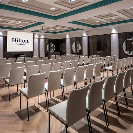 Отель Hilton Centre 5*