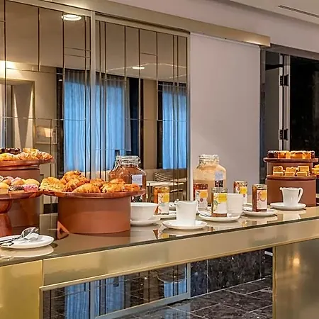 Hilton Centre 5*