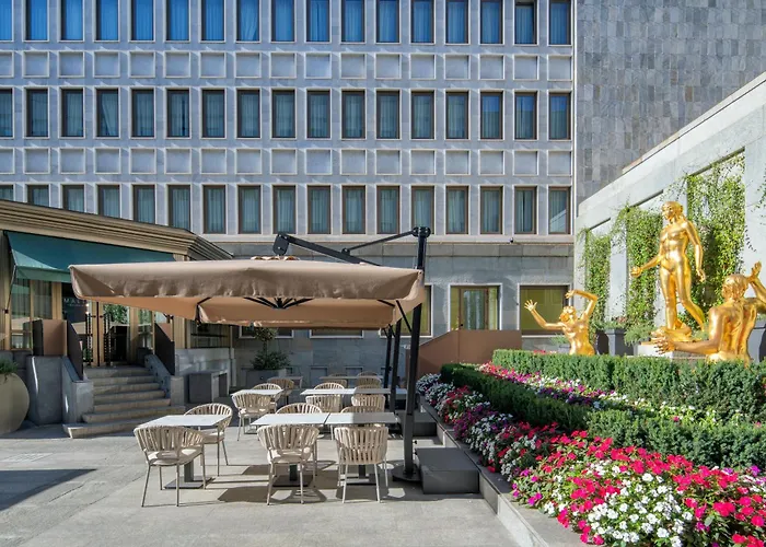 Hilton Centre Hotell 5*