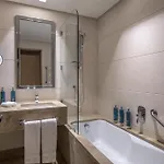 Hilton Centre فندق