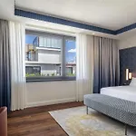 فندق Hilton Centre 5*