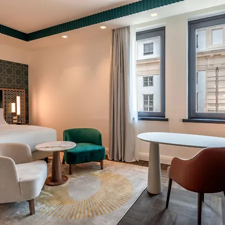 Hilton Centre 5* トリノ