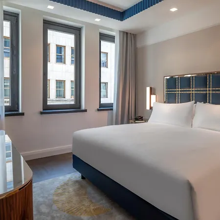 Hilton Centre 5* トリノ