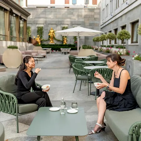 Ξενοδοχείο Hilton Centre 5*