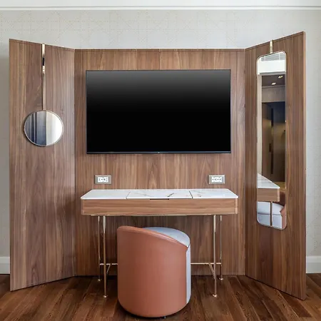 Hilton Centre Ξενοδοχείο 5*